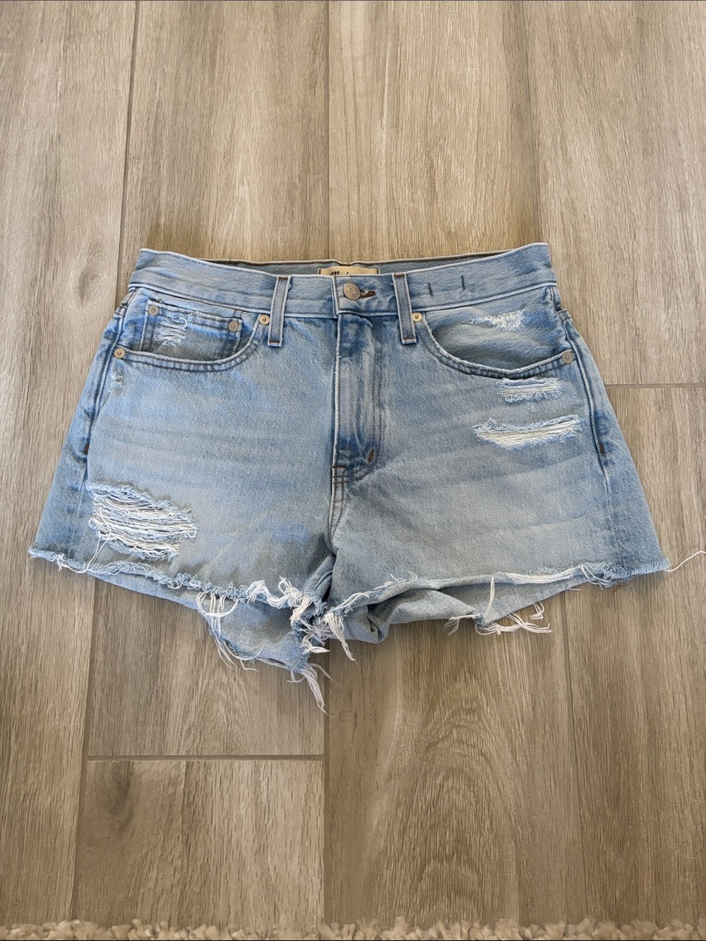 Madewell Light Blue Wash Distressed Relaxed Denim Shorts Size 26
